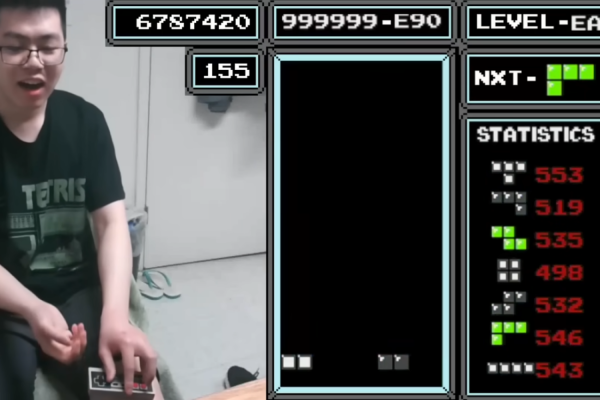 Justin "Fractal" Yu in the middle of his recent livestream of a game-crashing “Tetris” run.